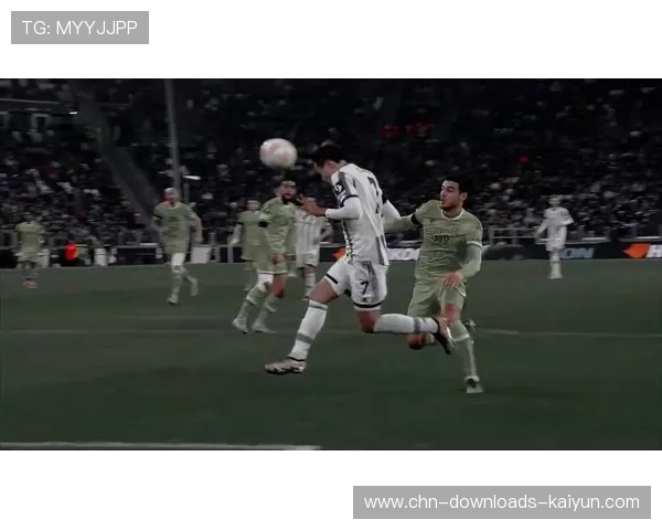 弗拉霍维奇劲射遭扑尤文图斯围攻连连掀起进攻狂潮 弗拉霍维奇劲射遭扑尤文图斯围攻连连掀起进攻狂潮