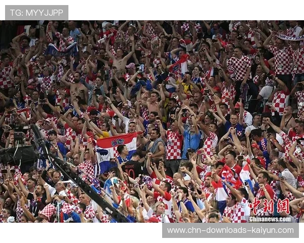 英格兰客战克罗地亚空场进行,三狮军团球迷表达不满 英格兰客战克罗地亚空场进行,三狮军团球迷表达不满